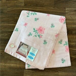 NWT- VTG Chatham Blanket 72" x 90" Pink “Rose Marie” Flower Floral Stripe Satin